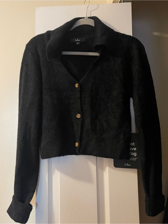 Lulus Sweaters - Lulu's Black Fuzzy Cropped Button-Front Cardigan
